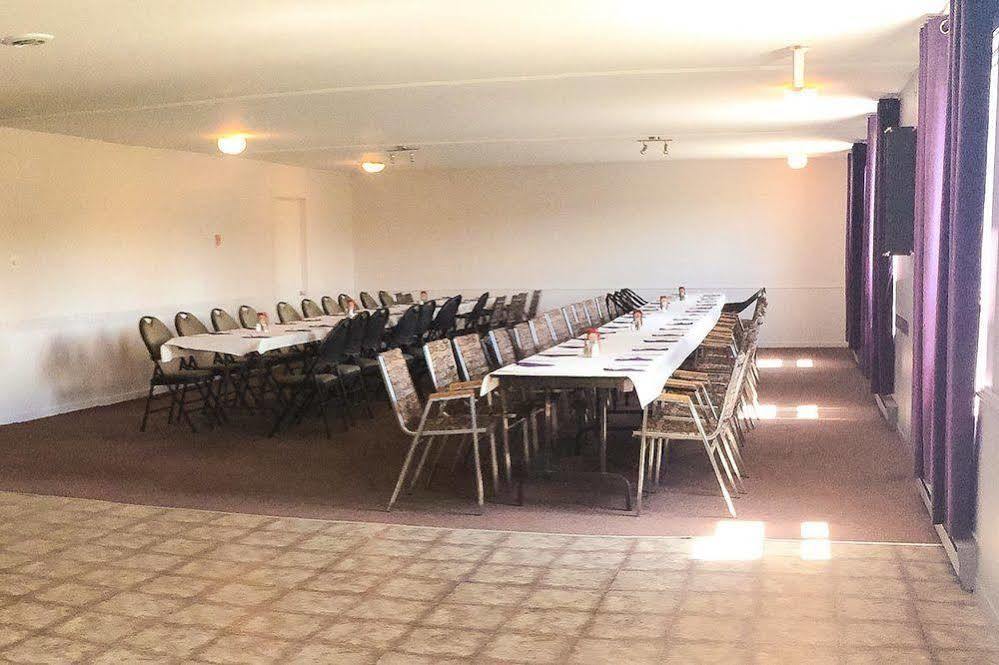 Motel Le Rond Point Metabetchouan Zewnętrze zdjęcie
