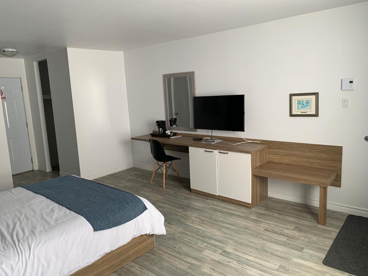 Motel Le Rond Point Metabetchouan Zewnętrze zdjęcie