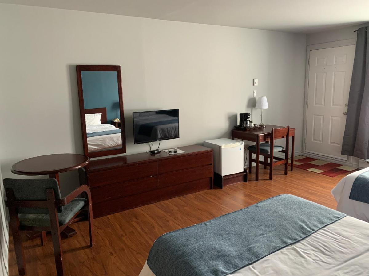 Motel Le Rond Point Metabetchouan Zewnętrze zdjęcie
