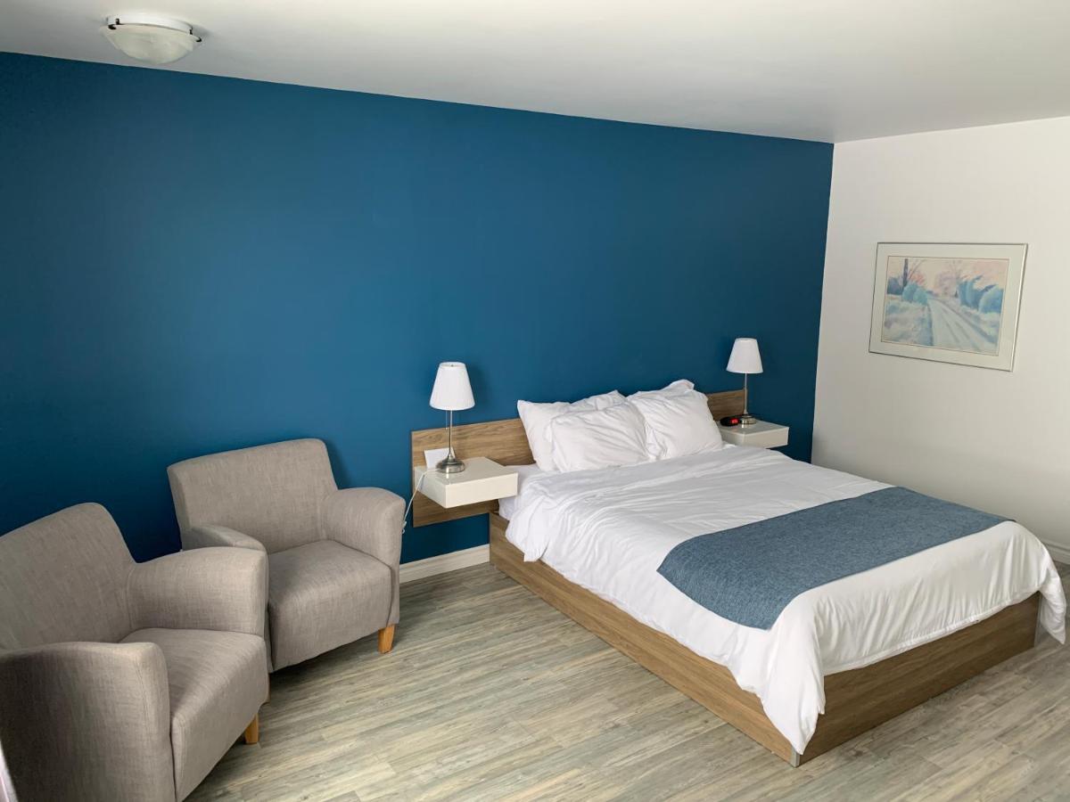 Motel Le Rond Point Metabetchouan Zewnętrze zdjęcie